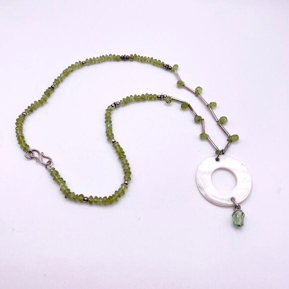 Vintage Sterling Silver and Peridot Brads Necklace 16” - Picture 4 of 6